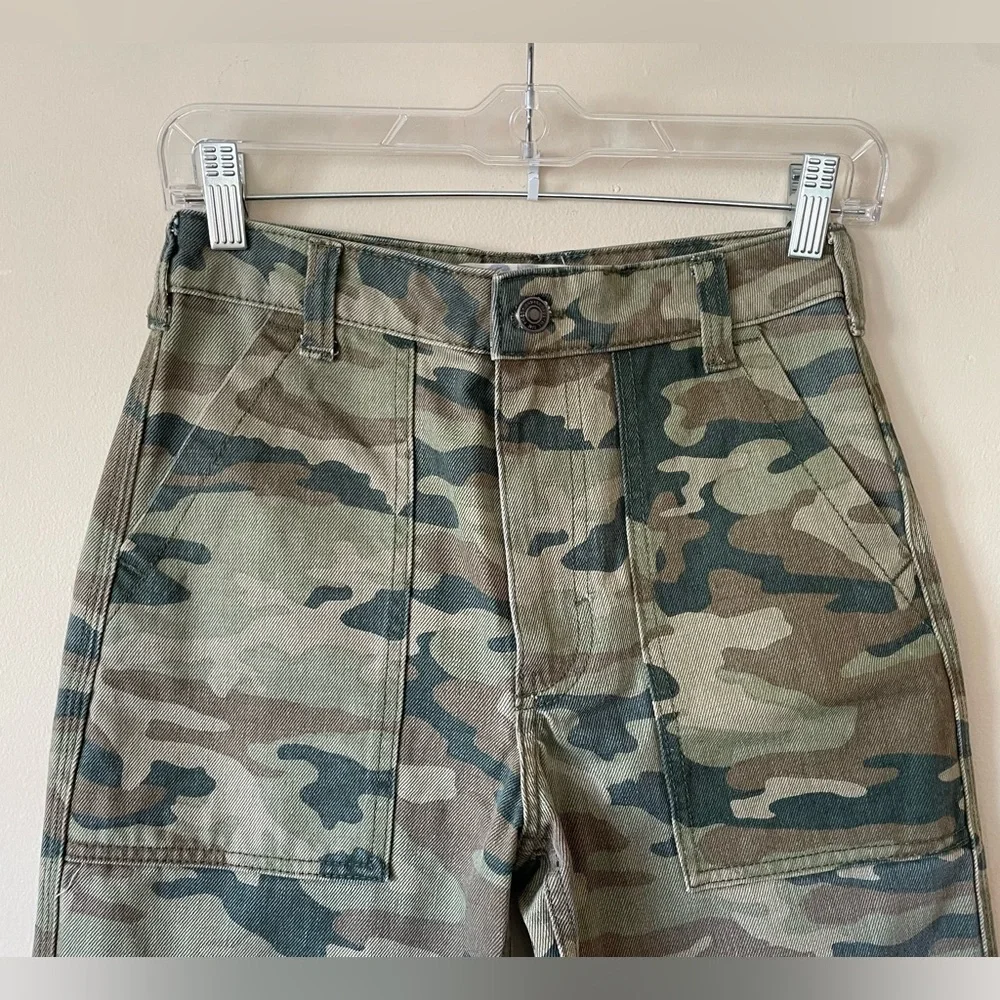 Free People NWOT Remy Camo High Waisted Wide Leg Cropeped Jeans Size 25 - Picture 5 of 10